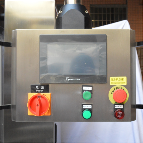 automatisk linj&auml;r Juices&aring;s fyllningsmaskin 800-1600 BPH 