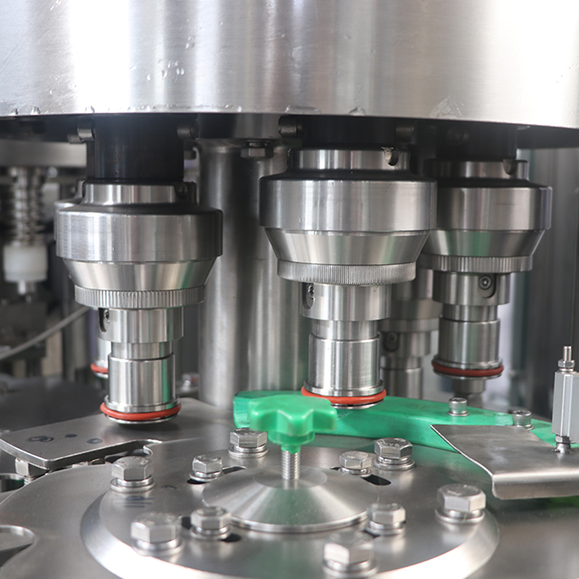 D&acirc;y chuyền chiết r&oacute;t nước đ&oacute;ng chai tự động Nh&agrave; sản xuất nước kho&aacute;ng M&aacute;y đ&oacute;ng g&oacute;i chai PET 